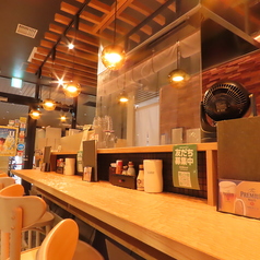 【入りやすいカウンター席】女性のお客様にもご好評いただいている当店★お一人でも入りやすく、過ごしやすいカウンター席もおすすめです！