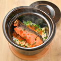 料理メニュー写真&nbsp;いくらと鮭の親子土鍋ごはん