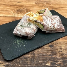 チーズと肉味噌のブリトー