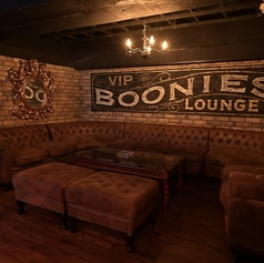 広々としたソファー席で、ゆったりとくつろぎながらお酒とお食事を楽しめます◎席が広いので、グループでのご利用や、時間をかけて会話を楽しみたい時にぴったりです♪