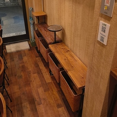 カウンターの後ろにあります。ご用意しております