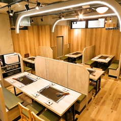 【BOX席を完備】周囲を気にせずお食事を楽しめるBOX席を完備！「だし」にこだわり抜いた絶品本格もんじゃを『もんじ』でお楽しみください♪をお楽しみいただける、2時間飲み放題付きのお得なコースもご用意しております！