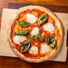 自家製生地のピザ