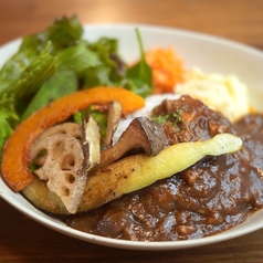 無水チキンカレーと旬の野菜添え