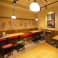 【総席数67席】会社の飲み会、二次会、同窓会、仲間との集まりなど、さまざまなシーンに対応可能。本厚木エリアでの大人数宴会は『屋台屋 博多劇場』にお任せください！大人数でも周りを気にせず、安心して思い思いに楽しめます。貸切などのご相談も気軽に店舗までご連絡ください♪