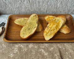 バケット2種盛り(ガーリックバター＆チーズ)