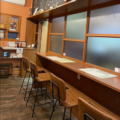 当店はカウンター席のみとなっております。