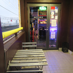 テラス席で風にあたりながらお酒が飲めちゃいます♪