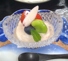 いちごムース 空豆のうす蜜 苺 ブルーベリー 花びら百合根