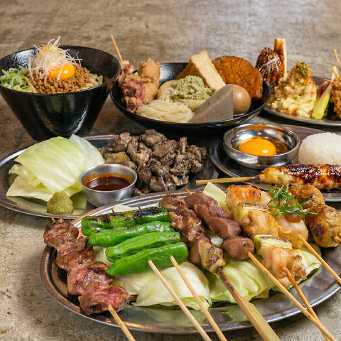 出張時や仕事帰りの0次会に◎こだわりの串焼きと鶏白湯おでんを立ち飲みでどうぞ。