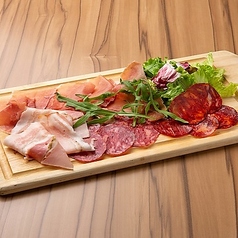 生ハム、サラミの盛り合わせ