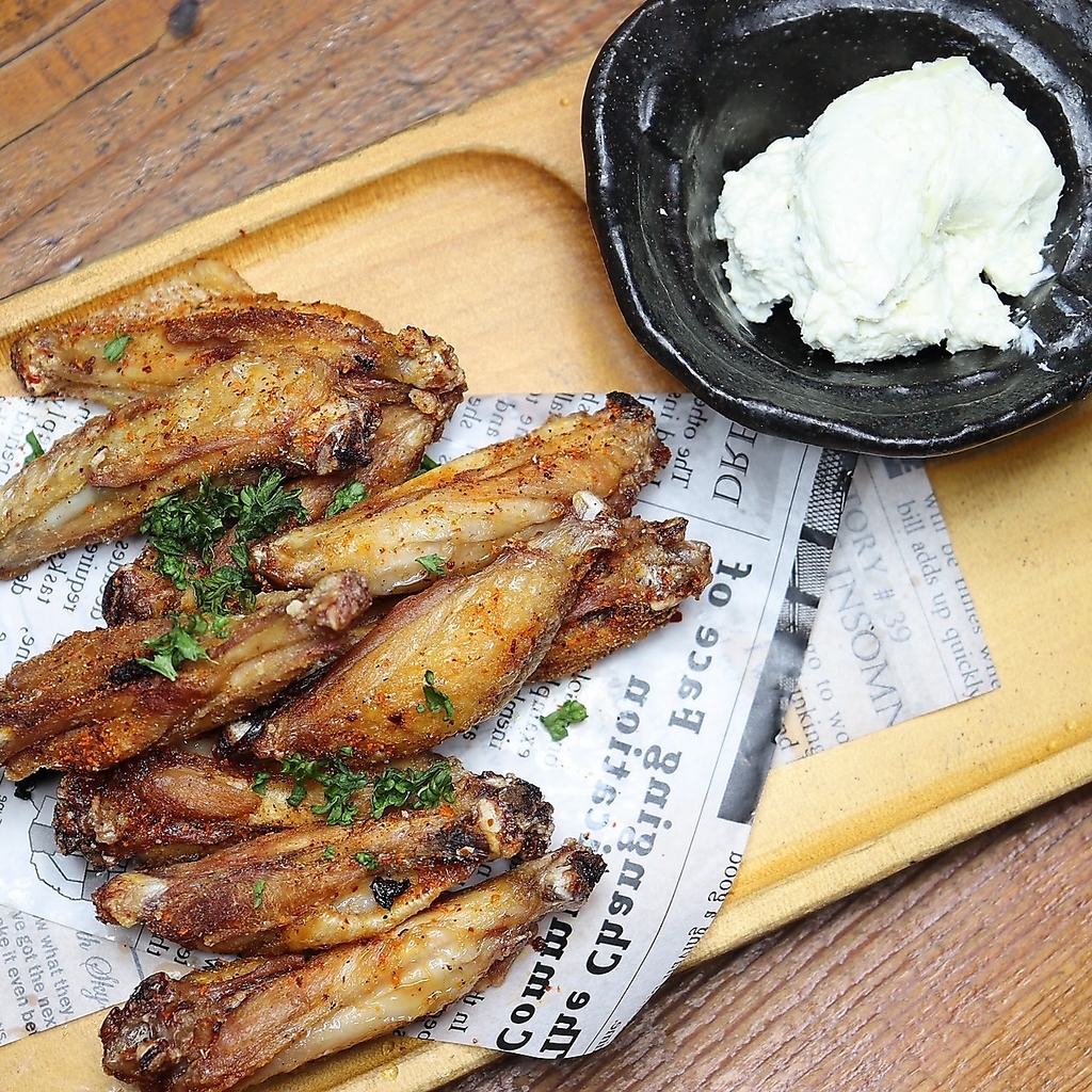 お酒との相性◎見た目も華やかなな一品料理が充実！単品でもコースでもお召し上がりいただけます！