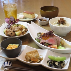 【夜ランチ】お仕事帰りに、気の置けないご友人とのちょっとした会食に！