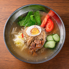 手作り水キムチと韓国料理の写真