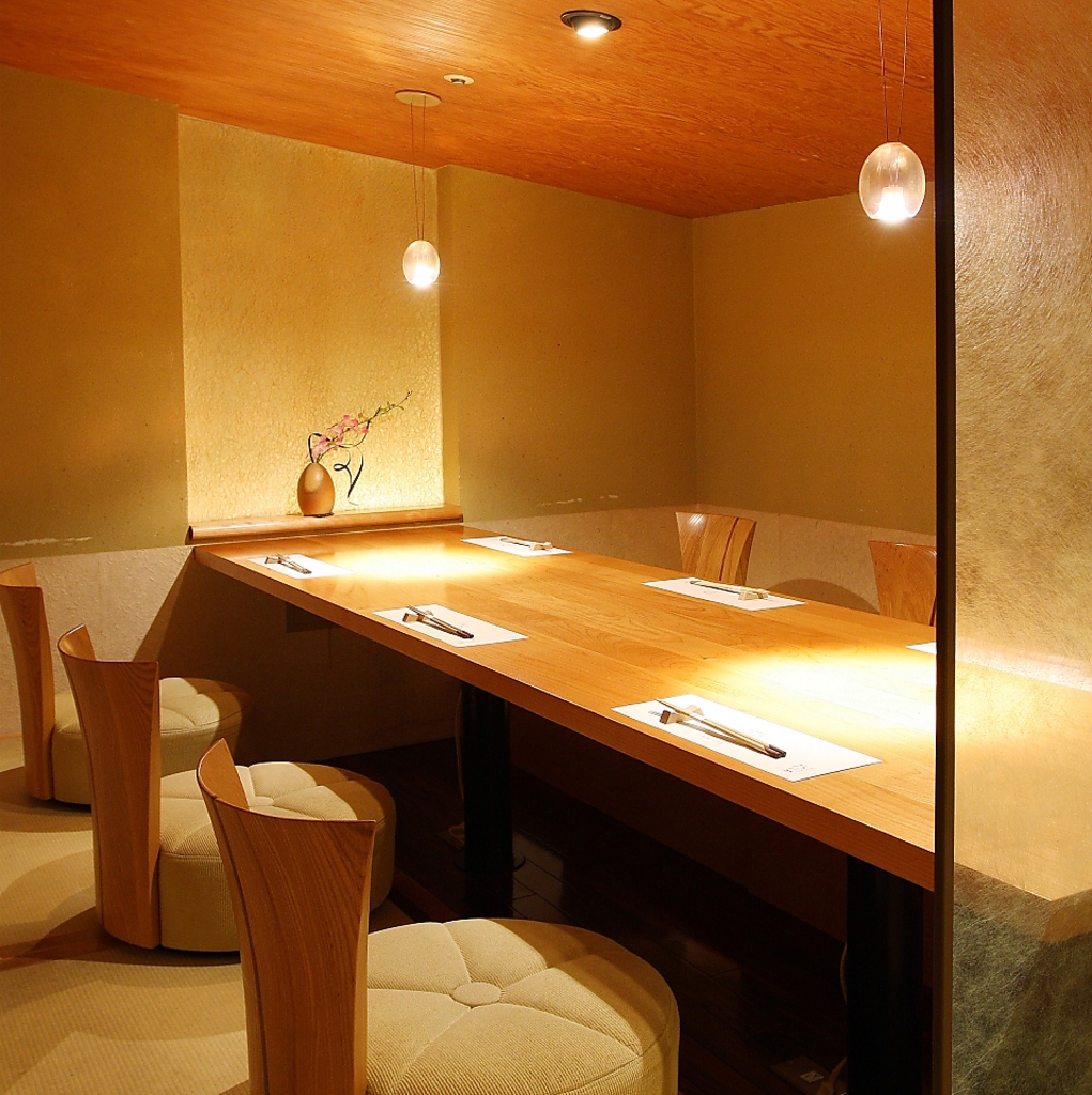 32名様まで収容OK！雰囲気抜群の隠れ家空間で宴会を♪