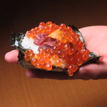 豪華絢爛◎痛風手巻き！新鮮な馬肉・プチプチのイクラ・とろける甘さのウニを使用した贅沢手巻きです