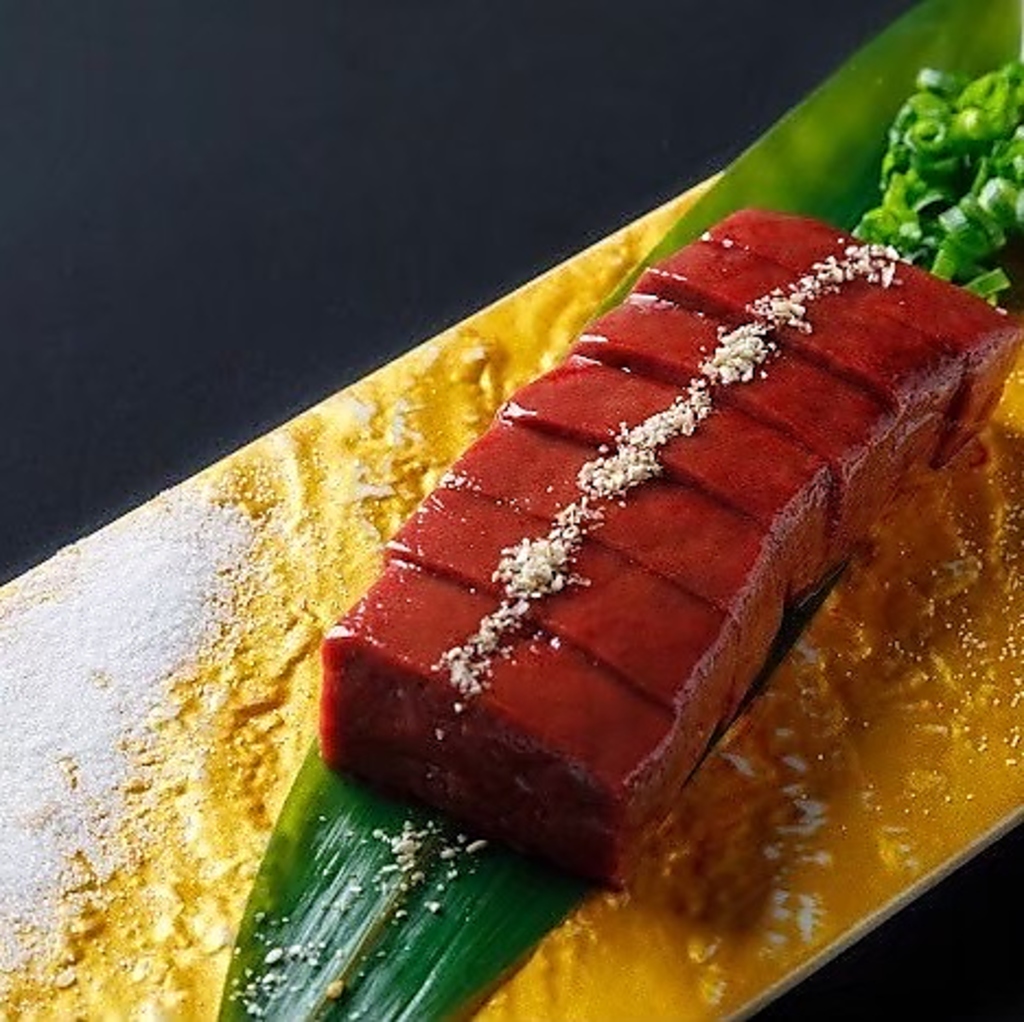 特選焼きレバーや和牛炙りユッケなど当店では毎日新鮮なお肉料理をご用意してます！