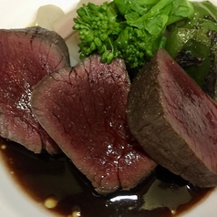 北海道産　蝦夷鹿内腿肉のロースト