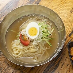 盛岡冷麺/カルビ麺（ピリ辛）/テグタン麺（甘辛）/ユッケジャン麺（辛）/コムタン麺（塩味）/ビビン麺