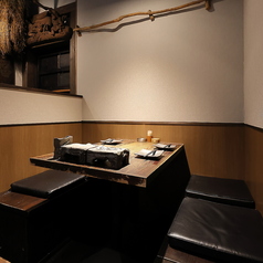 お席の間隔が広いのでテーブルでもゆったり宴会！