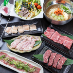 ご宴会に最適な飲み放題付コースは5500円(税込)～にてご用意！人気の焼肉各種をご堪能いただけます！