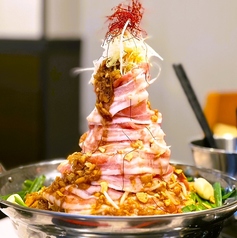 当店名物のがりりんタワーは新鮮なにんにくを厳選し、にんにく好きにはたまらない逸品に仕上げています♪の写真