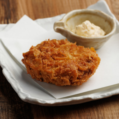 怪獣レモン ミンチカツ (1個)／岩下の新生姜のメンチカツ (1個)　各