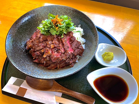 ステーキ丼専門 黒べぇさん 福山手城店(蔵王・春日/焼肉・ホルモン