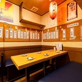 開放感のあるテーブル席は、ファミリーやグループ利用におすすめ。自由が丘らしい落ち着いた雰囲気で、ランチからディナーまで幅広く対応。季節の食材を使った料理を囲みながら、ゆったりと楽しいひとときをお過ごしください。