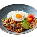 料理メニュー写真&nbsp;本格！ガパオライス ～鶏肉のバジル炒めご飯～