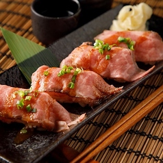 人気の炙り肉寿司食べ放題&3時間飲み放題 黒帯 高田馬場店のおすすめ料理1