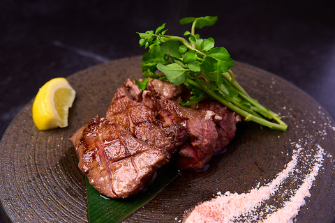 【翌3:00まで営業】最高級のお肉をリーズナブルな価格でお楽しみください。