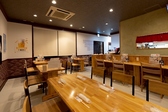 明るく清潔感のある店内はお子様連れのお客様も大歓迎です♪ご家族でテーブルを囲み楽しいお食事のひとときをお過ごしいただけます◎幅広い年代の方に喜ばれるメニューをご用意しております！