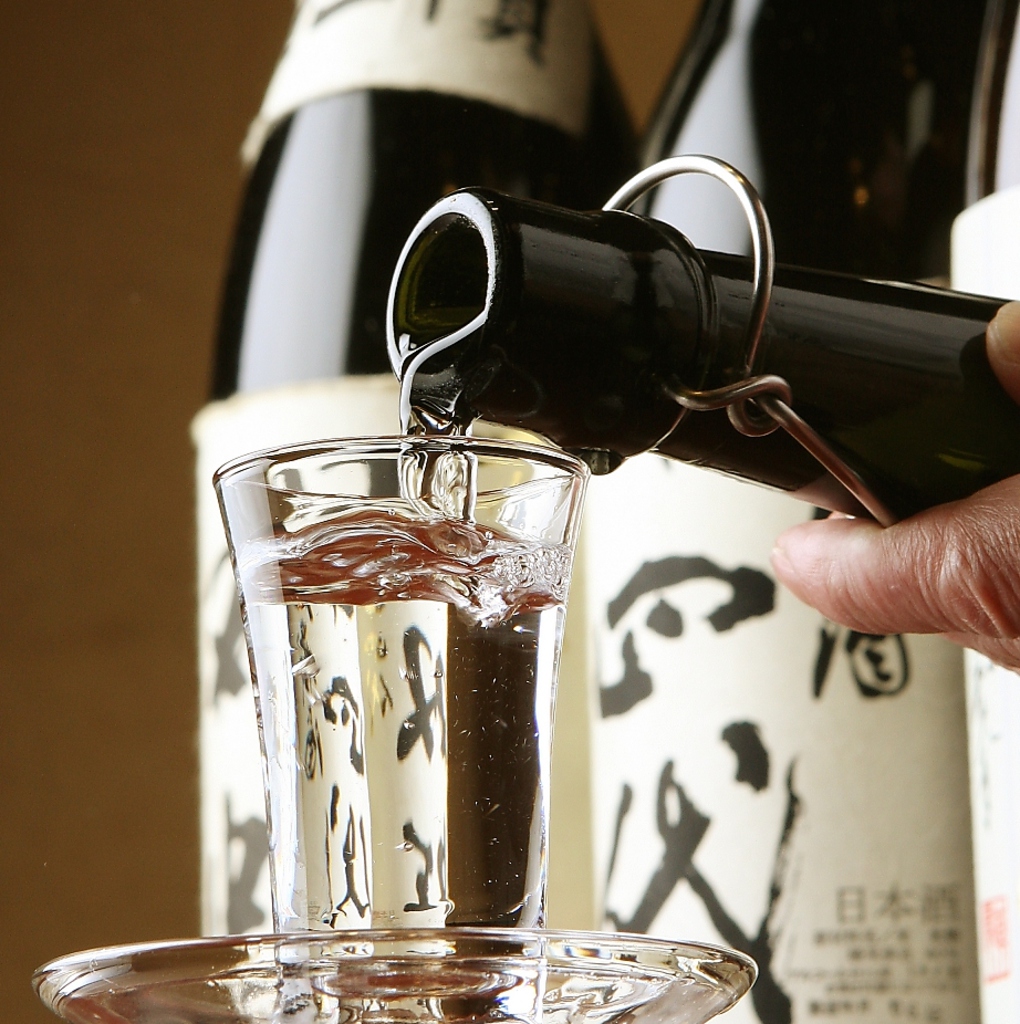 季節の料理と美酒に舌鼓…。至福のひとときを味わえます。