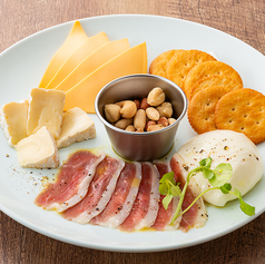 鴨生ハムとチーズ盛合せ