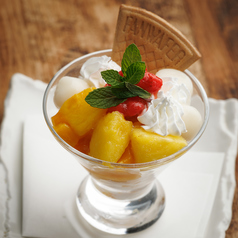 ごろっと果実のフルーツパフェ