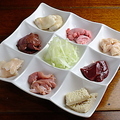 料理メニュー写真&nbsp;ホルモンミックス8点盛り