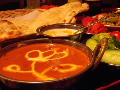 ネパールの伝統的な本物のスパイスを使用した、まさに本物のネパール料理が味わえる。
