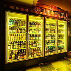 お洒落なヨーロッパのパブ風の店内を楽しめます。特別なイベントに最適な空間です！貸切も承りますのでお電話にてお気軽にご相談ください！