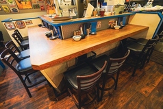 1名様でも入りやすいカウンター完備！お仕事終わりでも一杯どうですか？