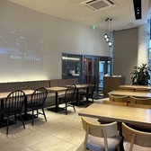 店内にはテーブル席、カウンター席、個室席を含む「全61席」のお席をご用意しております。