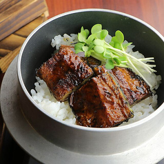 藁焼きうなぎの釜めし