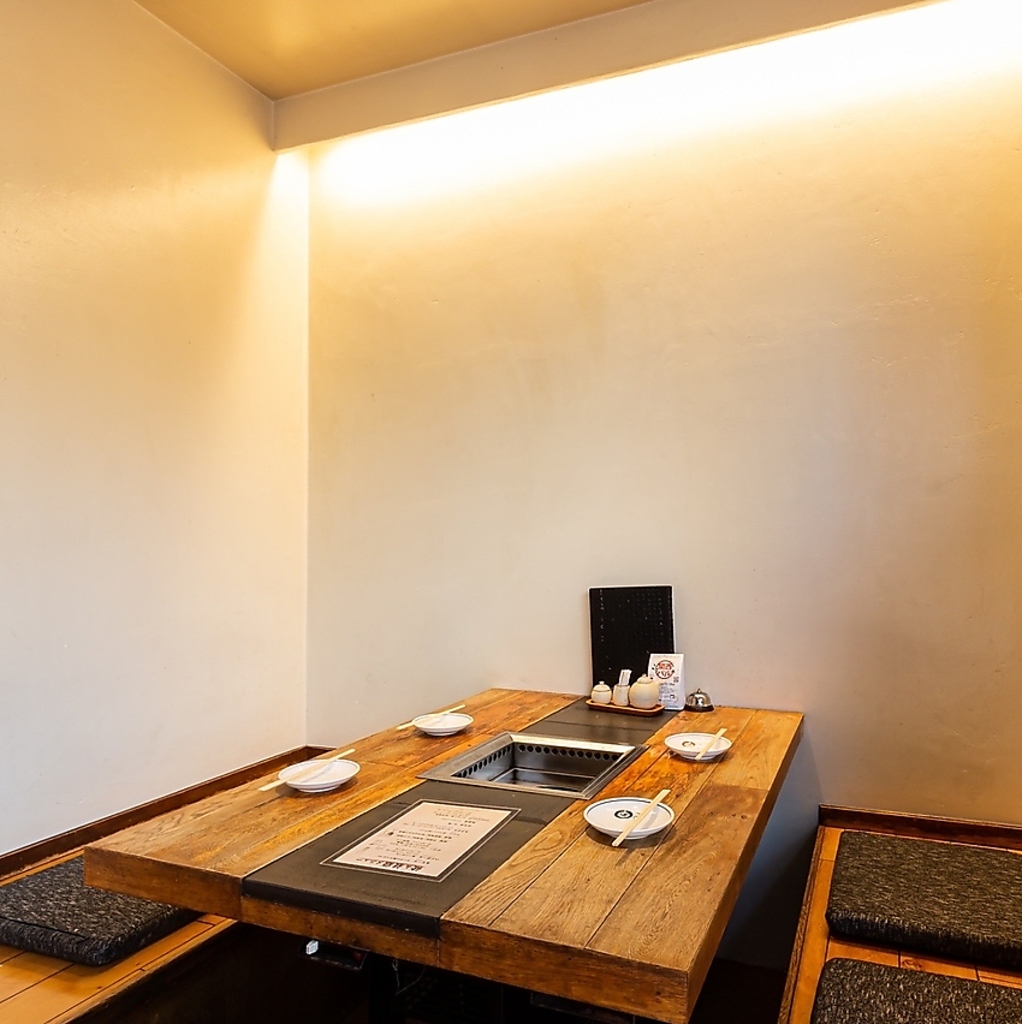 【個室】窓あり掘りごたつ♪お誕生日席利用で最大5名様まで利用可能 他6名様向けの個室もございます