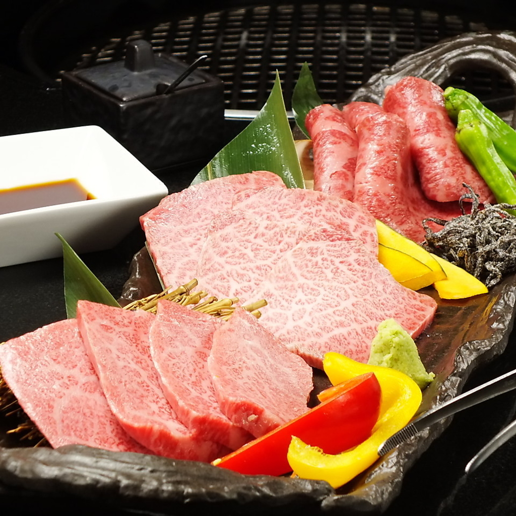 厳選された希少部位のお肉を味わえる「いのうえ3点盛り」は、お肉の旨みが凝縮され贅沢な一品です。