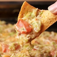 旨味が凝縮した出汁と豊洲直送の鮮魚が織りなすもんじゃ