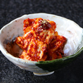 生キムチはお酒のアテにも最高な逸品！シャキシャキ食感がたまりません！お肉と一緒に巻いて食べるのもオススメです♪