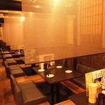 すだれで仕切る個室が人気！隣を気にせず落ち着いた雰囲気です！