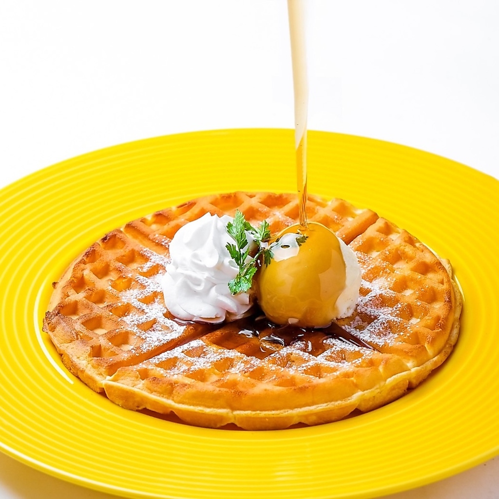 スイーツもオススメ★《ご馳走！サクふわワッフル》お食事の〆にいかがでしょうか？