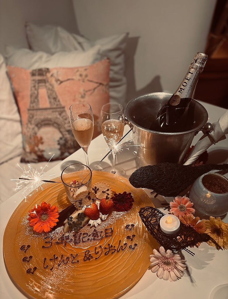 誕生日・記念日、送別会は特典満載のデザートプレート☆BGM,花火、BDカードなどサプライズな演出あり