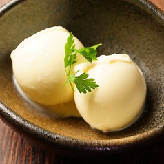 た藁やアイス～濃厚黒蜜きな粉